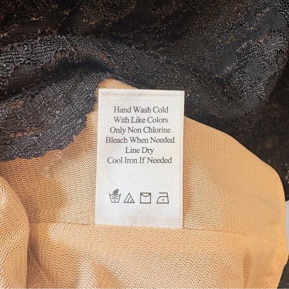 Coldwater Creek Black Embellished Lace Fitted Tank Top Womens Small Whimsigoth - Picture 7 of 8